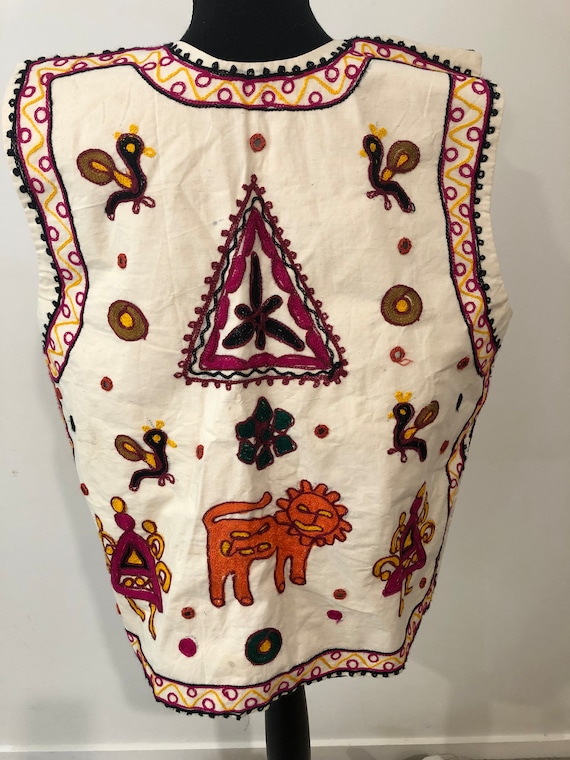 Vintage Embroidered Vest/ Indian embroidered Vest - Gem