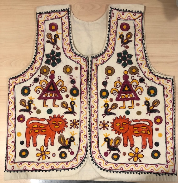 Vintage Embroidered Vest/ Indian embroidered Vest - Gem