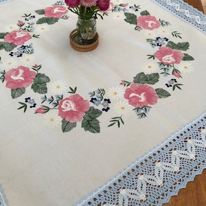 Vintage Square printed Tablecloth / printed with flowers/ lace boarder