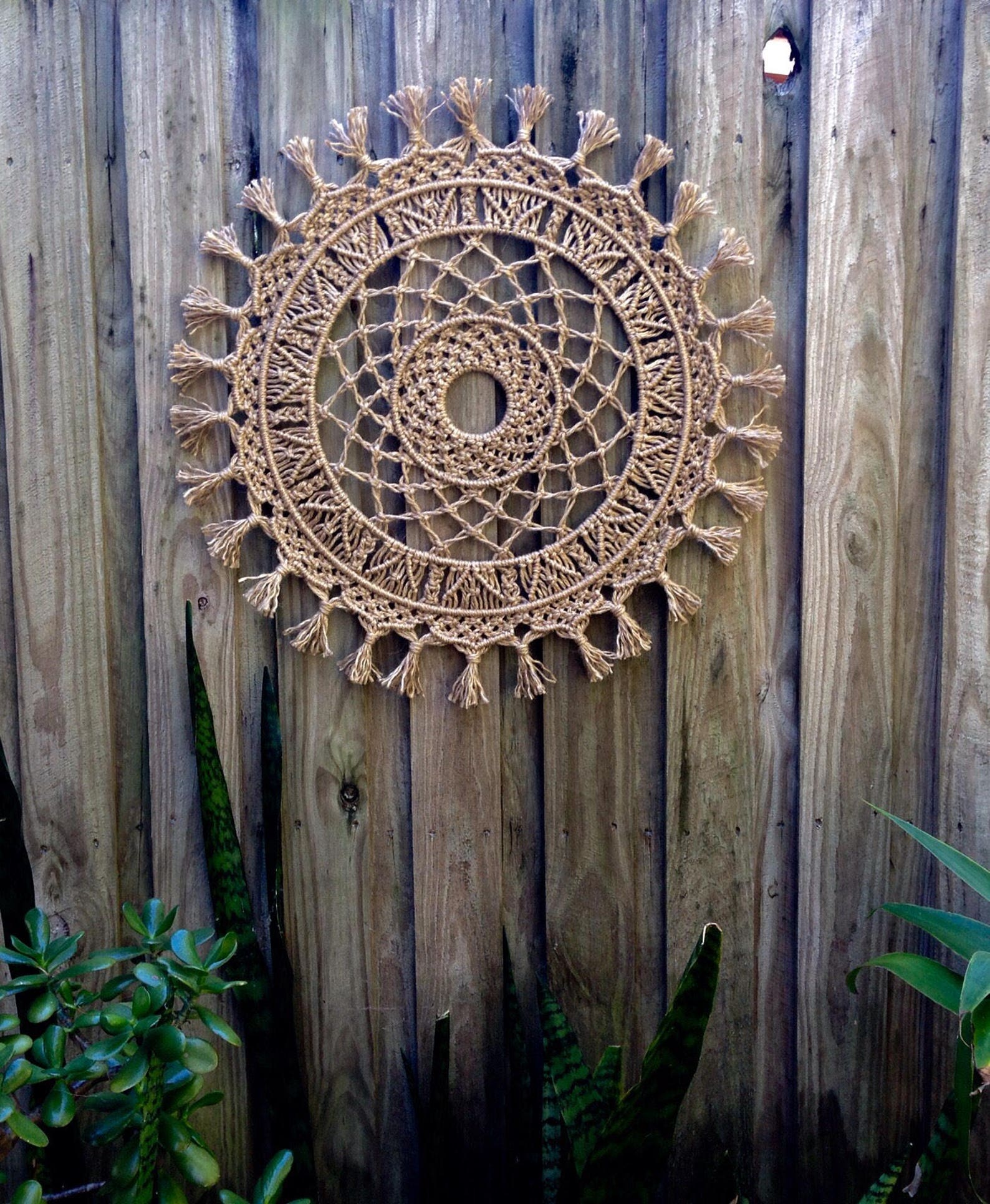 панно макраме. круглое панно макраме. салфетки в технике макраме. салфетка макраме круглая. макраме панно круглое на стену.