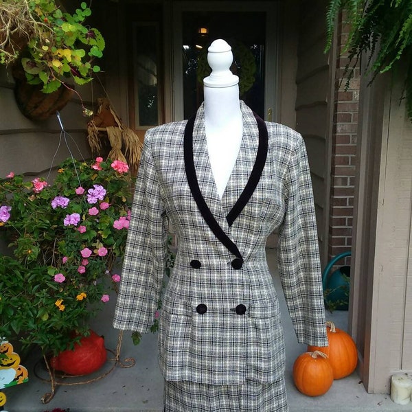 Size 8 - 1980s Skirt Suit - Velvet Trim - Dawn Joy - 2 Piece Set - Blazer and Pencil Skirt - Office, Professional Business Attire