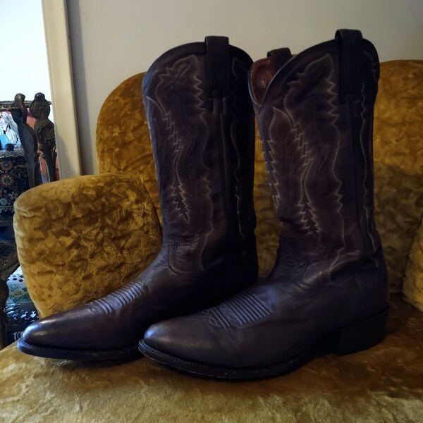 mens cowboy boots size 10