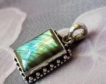 Labradorite and Sterling Silver Pendant