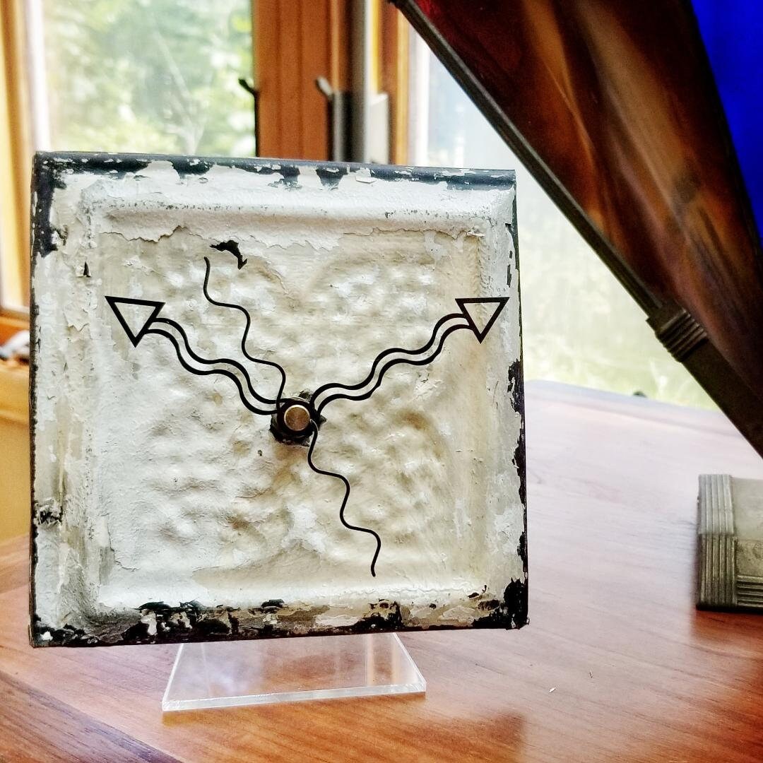 Lata de techo vintage rescatada re-propósito único estante | Etsy