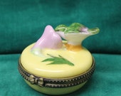 Hinged Porcelain TRINKET BOX Hummingbird Flower Ring Jewelry Holder Pill Container Keepsake Favor Engagement Proposal yellow pink green