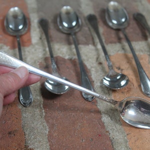 Eight 8 "Lovelace" Iced Tea Spoons by 1847 Rogers Bros long handled teaspoons silver plate IS International Silver silverplate soda spoons