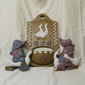 Kitchen Goose &quot;Bless This House&quot; 3-pc plaque display #2869 + 2865 goose and sunbonnet kids decor kitsch 1988 Syroco kitchen wall pocket