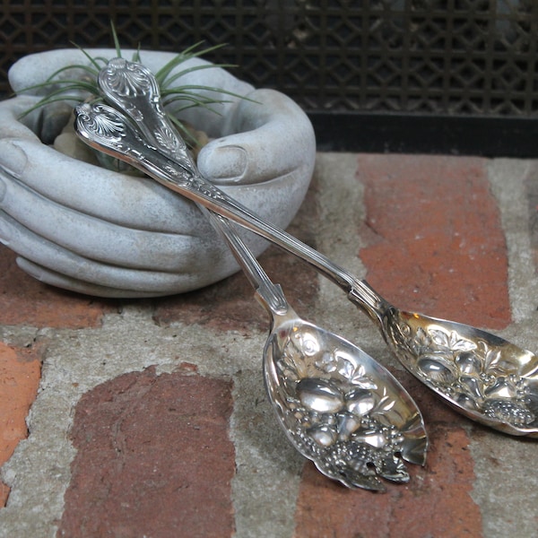 Sheffield Salad Serving Set Kings Pattern gold wash embossed fruit design silver plate berry spoon serving spoon spork