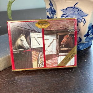 Naipes del Congreso "Caballos en Establos", vintage, sellados en su embalaje original, ideal como regalo para amantes de los caballos.