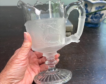 Gillinder & Sons Westward Ho Creamer antiker EAPG Glaskrug mit Hirsch Büffel Hund