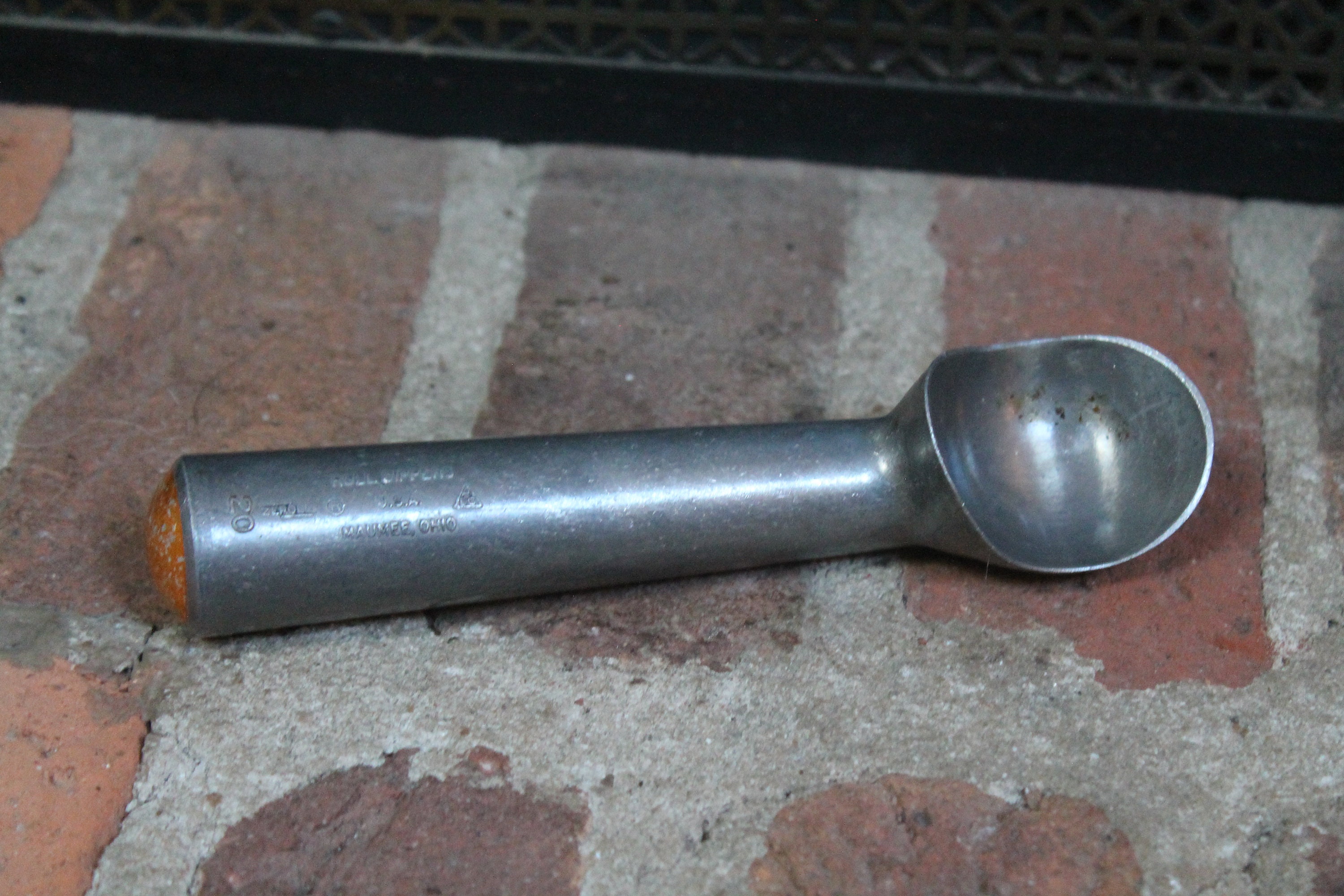 Aluminum Pampered Chef Ice Cream Scoop 7” With Liquid Filled Handle Vintage