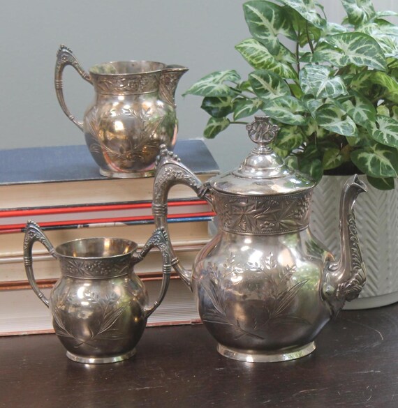 ☆値下！【英国銀製シルバーティーセット】『ポット、 クリーマ、 シュガー入』3点 英国アンティーク銀器【純銀】1904年 ティーセット Walker&Hall