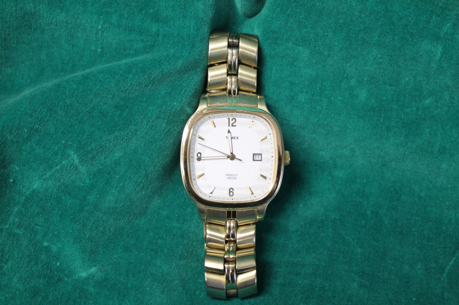 Timex cr2016 cell wr 2025 50m stainless steel back price