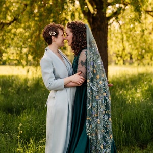 Wildflower veil. &quot;Megan&quot;. Veil with embroidered flowers.  Alternative bridal veil. Woodland wedding veil.