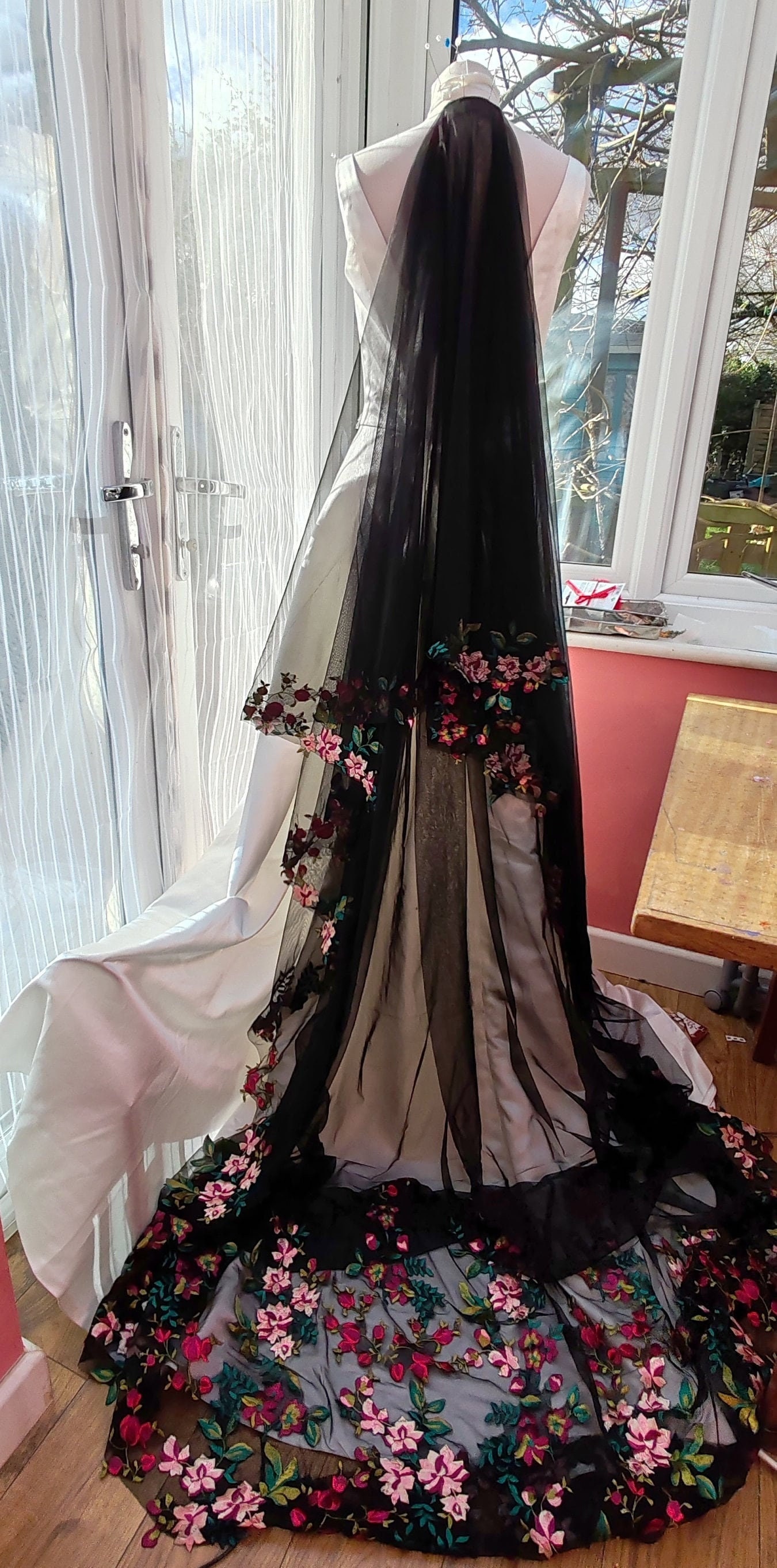 Black Floral Bridal Drop Veil - Burgundy & Red Roses - Etsy