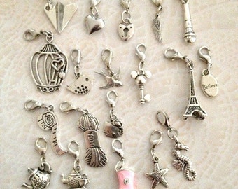 Dangle charms for memory lockets