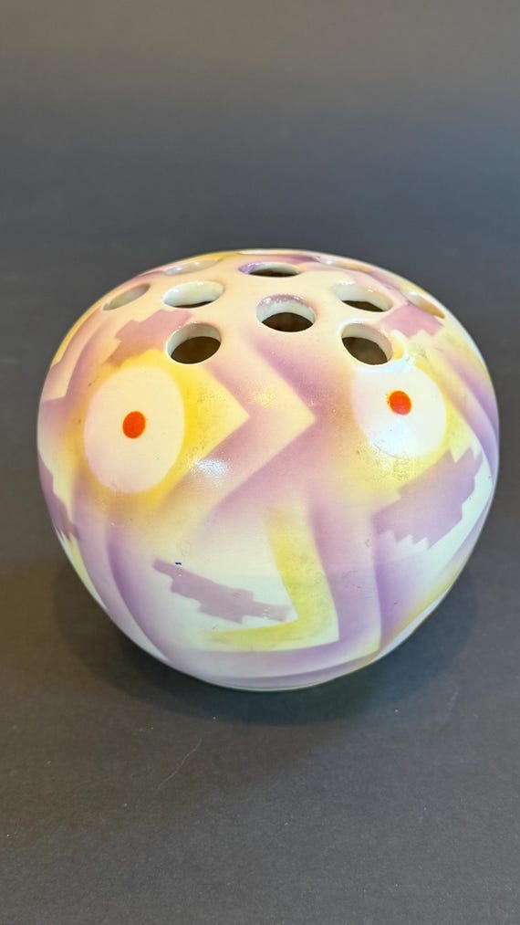 Two Jazz Age Artifacts - C1930 Flapper Hat and Ar… - image 3