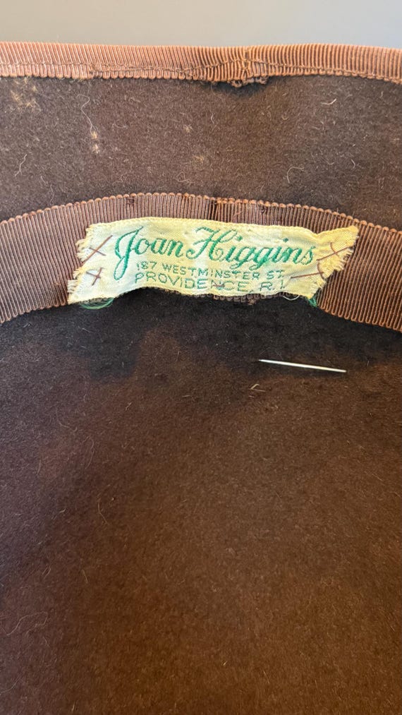 Two Jazz Age Artifacts - C1930 Flapper Hat and Ar… - image 4