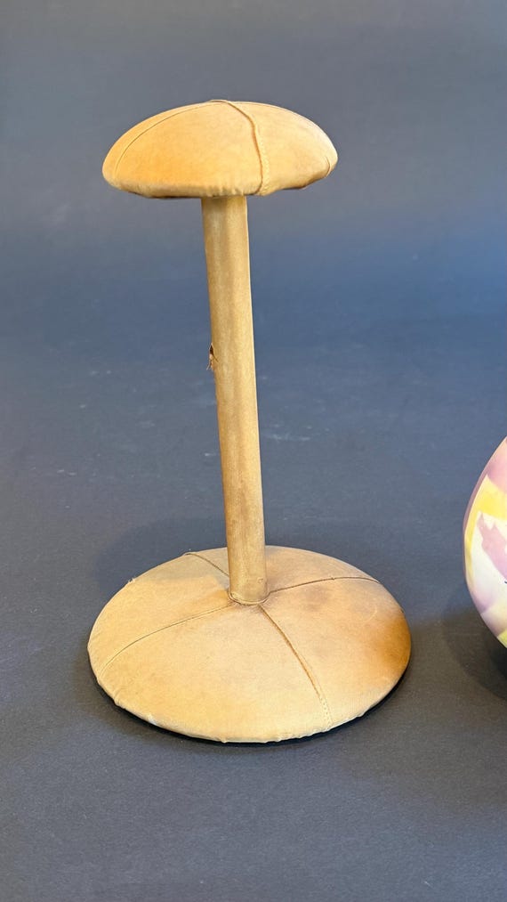 Two Jazz Age Artifacts - C1930 Flapper Hat and Ar… - image 6