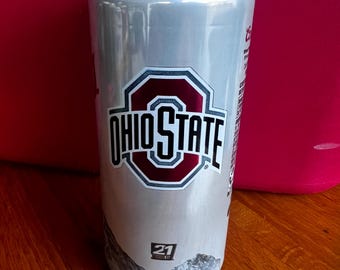 Vela en lata de cerveza con aroma a cereza y Fruit Loop de Coors Light, edición Ohio State