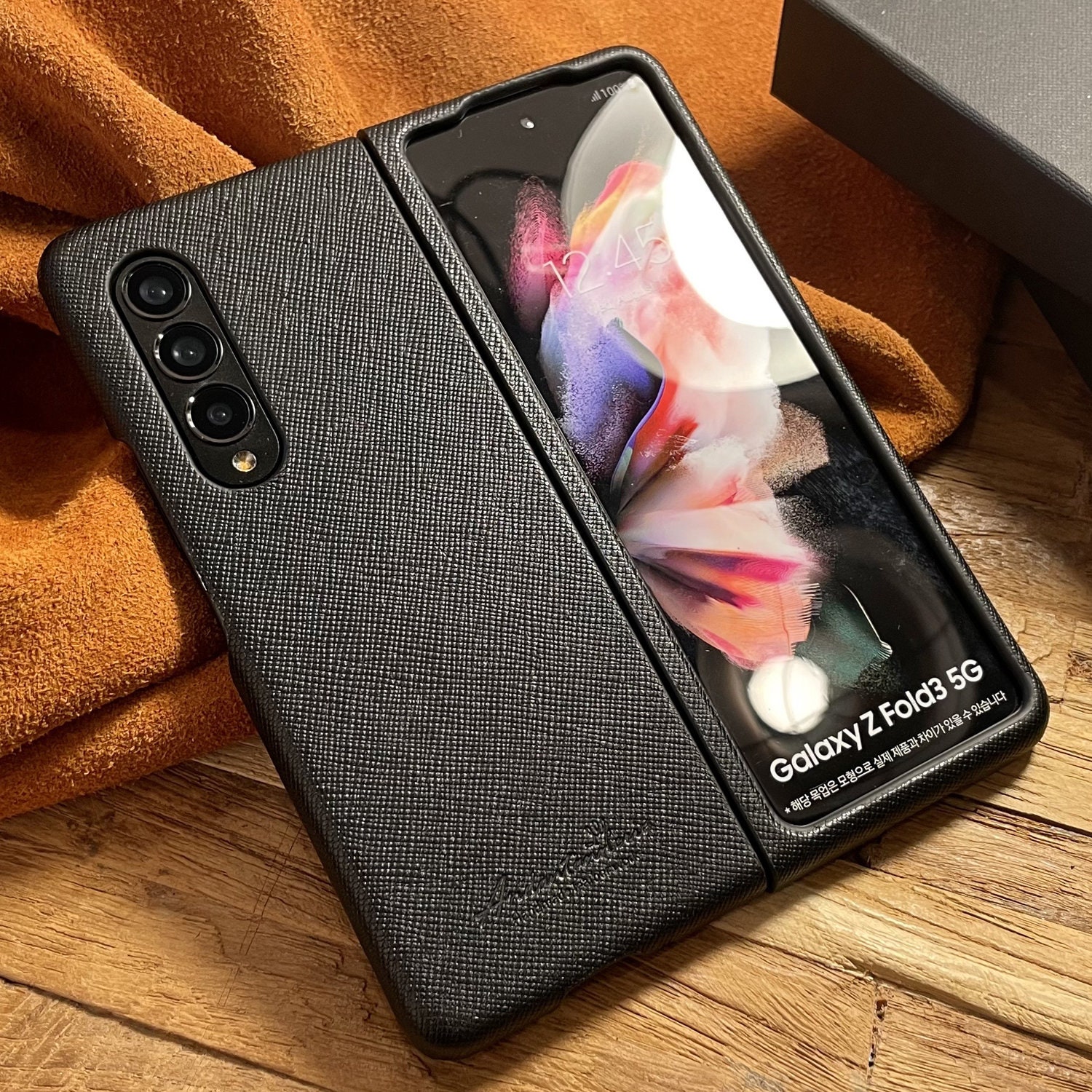 Buy premium Samsung Galaxy Z Fold 3 Cover & Cases Online at frato