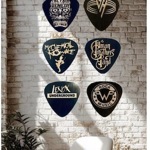 Music Room Decor, Band & Artist Sign, Wall Decor, Guitar Pick Sign, Music Sign, Guitar Pick Sign, Gift for Music Room, Gift for Music Lover