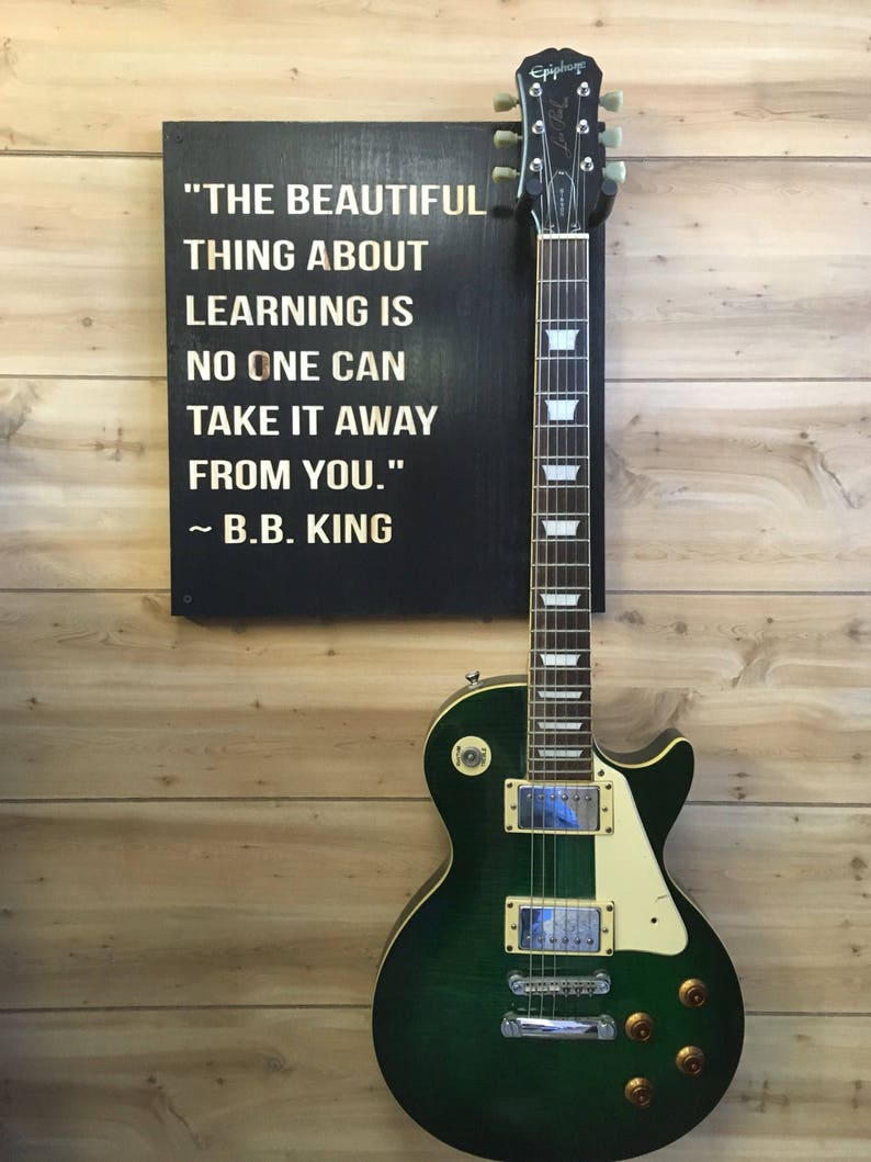 Guitar Wall Hanger B King E