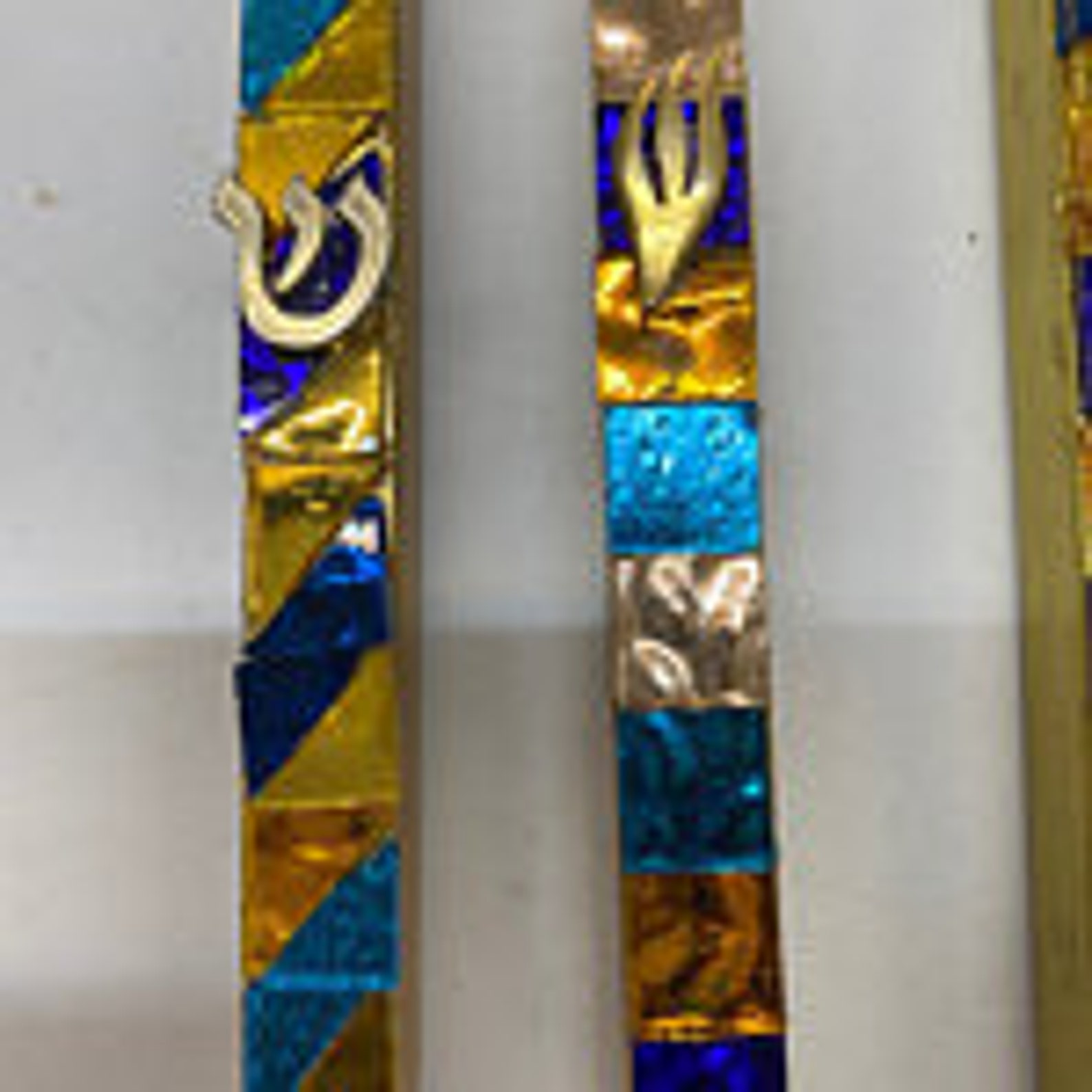 Mezuzahs de mosaico brillante Mezuzah azul Mezuzah de oro Etsy