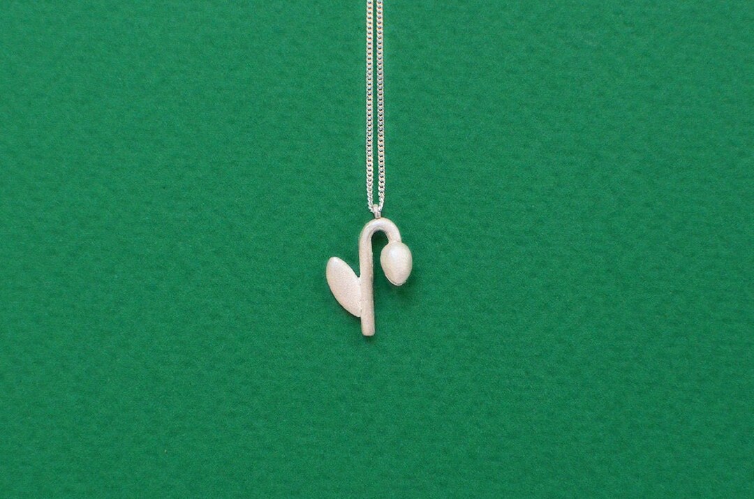 Scopri le collane con Pendente a fiore e Diamanti Brillanti made in