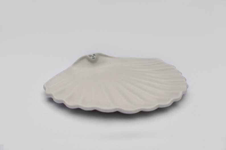 Shell. Trinket dish in porcelain image 7