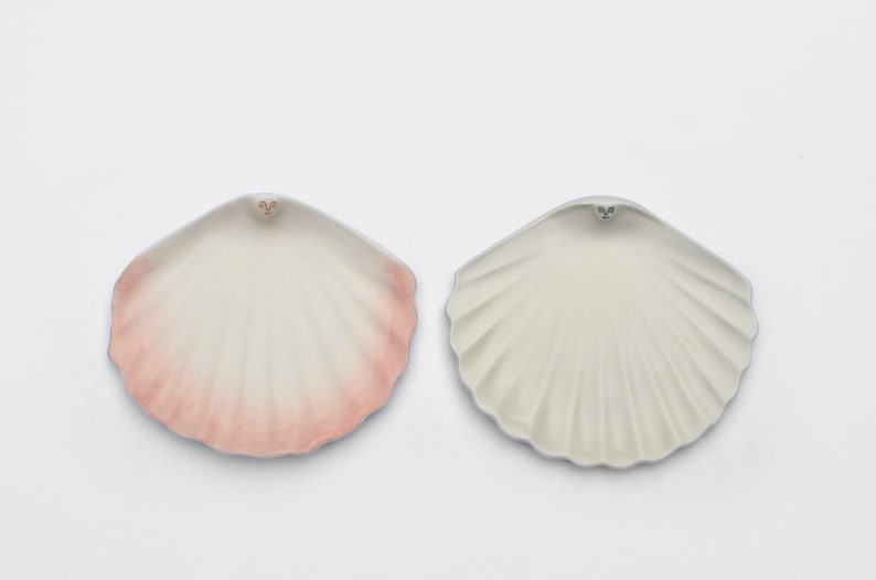 Shell. Trinket dish in porcelain image 8