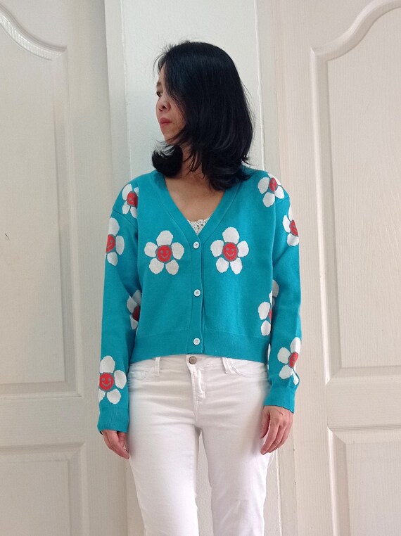 Smiley sun flower best sale blue knit sweater cardigan