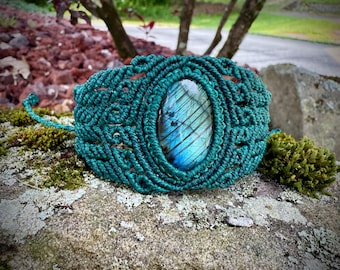 micro macrame labradorite bracelet