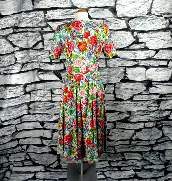 1980s Liberty Print New Green Red Pink and Blue F… - image 5