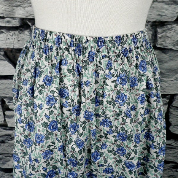 Années 1980 Liberty Print New Blue and Pale Pink Floral Tana Lawn Straight Skirt by Liberty Size XS UK 8 Made in England