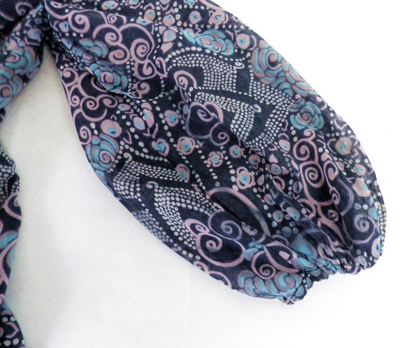 1960s Blue & Purple Paisley Floral Semi Opaque Ch… - image 7