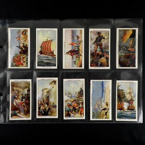 Jeu de 50 cartes cigarettes Sea Adventures par Ogdens émises en 1939 Histoire maritime Pirates Navy Mutiny Stories Cadeau rare Investissement