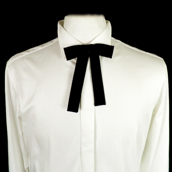 1980s Italian Creamy White Cotton Long Sleeve Wing Tip Formal Shirt by Galante Uomo Size M Black Tie Country