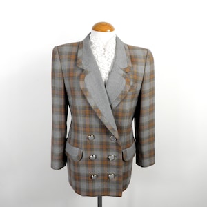 1970s Italian Grey Tan and Old Gold Check Double Breasted Fitted Wool Blazer Jacket by Leilian Size S UK 10 Classic Country Casual