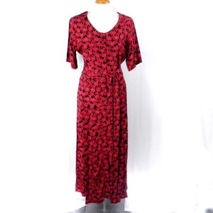 Vestido de chá floral vermelho e preto vibrante da década de 1980 da Liberty, da Thomas and Jonathan, tamanho P/M, Reino Unido, 12-14. Fabricado na Inglaterra.