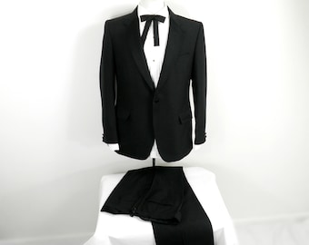 1970s Black Tuxedo Wool Tailored  Dinner Suit by Mr Harry Classic Edition Made in England Size M Chest 39 / 40 inch Formal Classic Mod
