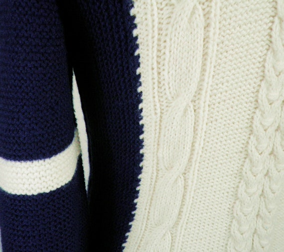 Navy and White Hand Knit Cable Knit Textural Wool… - image 5