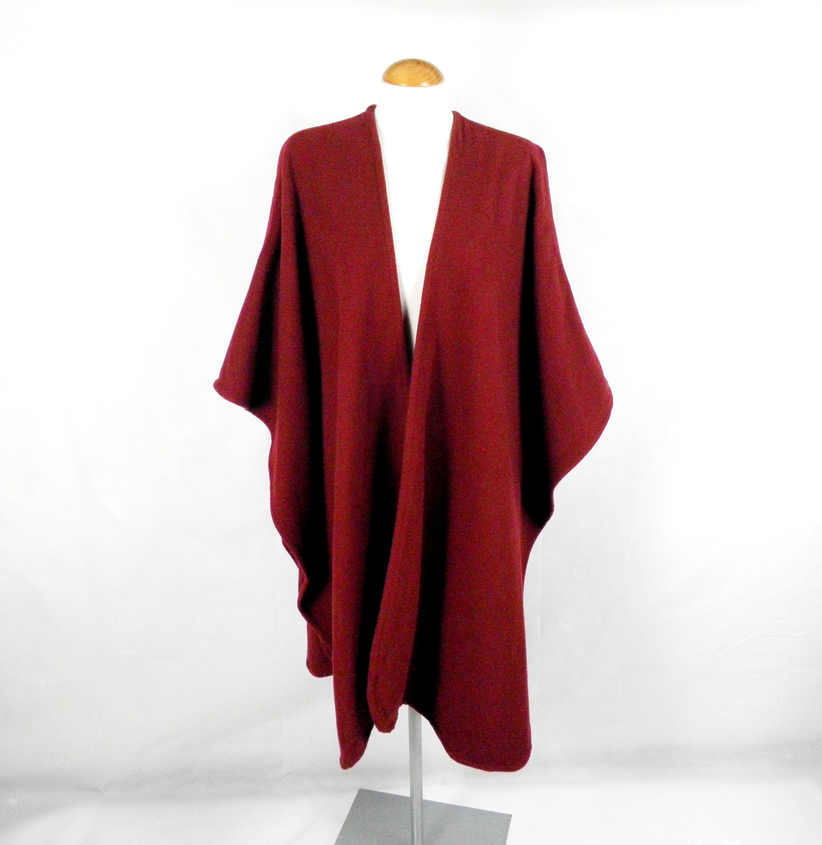 1970s Elegant Rich Maroon Wool Long Cape / Poncho by Bleu Blanc Rouge Size Free Size Classic Traditional Boho Folk Country Chic