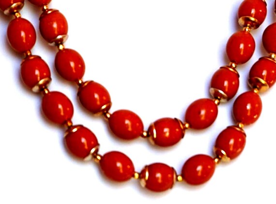 Vintage 1970s Orange Beaded Necklace, Gold Tone S… - image 8