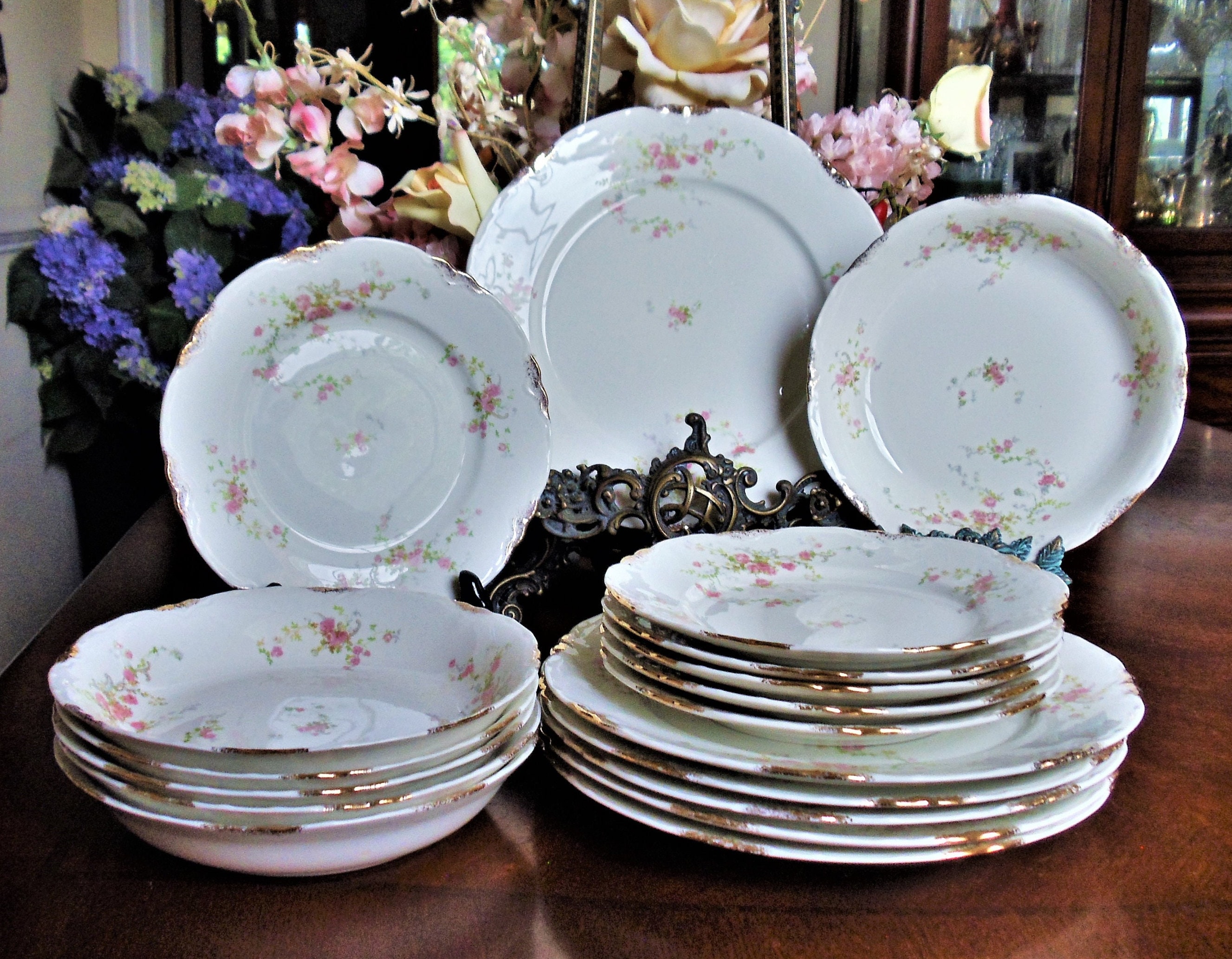 Antique Warwick Dinnerware Set: Pink Roses, Gold Daubs, 18-piece
