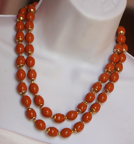 Vintage 1970s Orange Beaded Necklace, Gold Tone S… - image 9