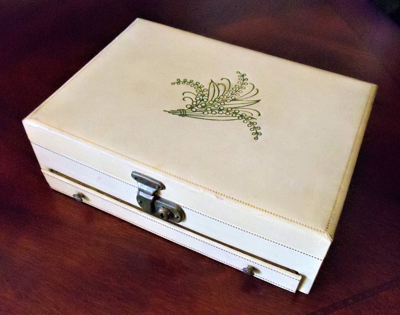 Bo/îte en Bois Classique Coffret de Rangement de Bijoux Organisateur Motifs en Lotus avec Serrure