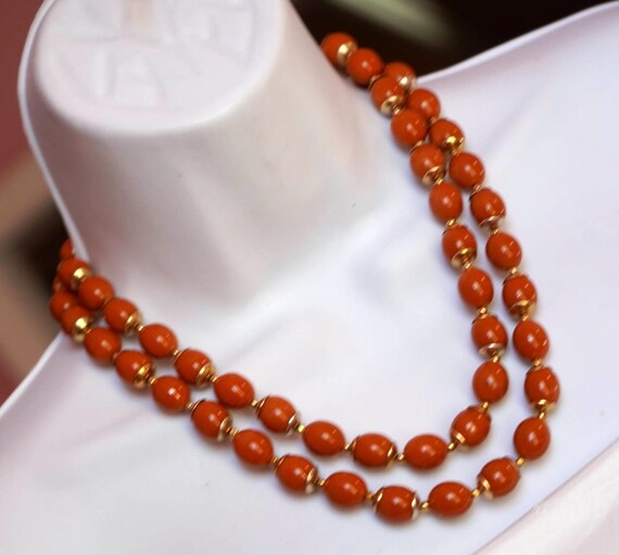 Vintage 1970s Orange Beaded Necklace, Gold Tone S… - image 2