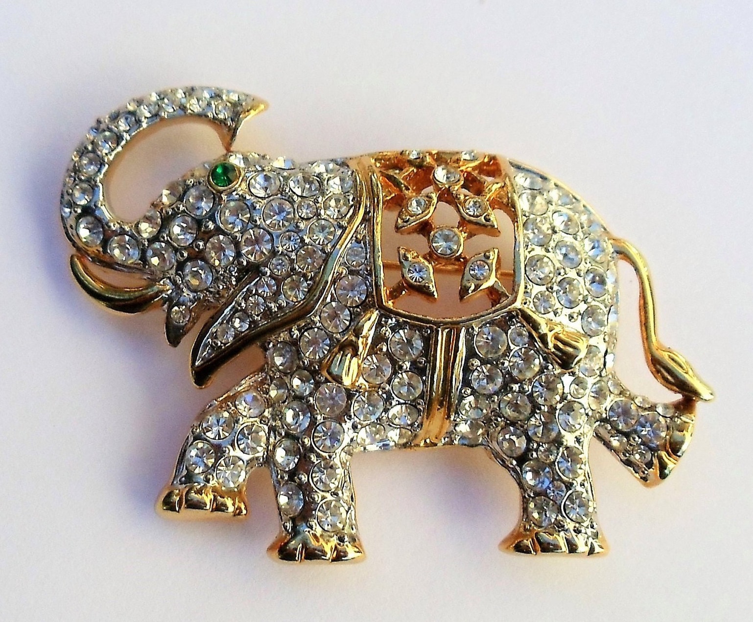 . good luck Silver tone metal elephant brooch with trunk up