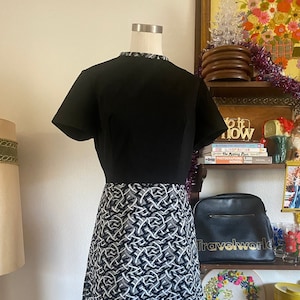 Vintage 60s Mod Mini Bib Dress with Abstract Print Black & White Mockneck Collar; 70s Holiday Polyester Abstract A-line Dress; Chevron Dress